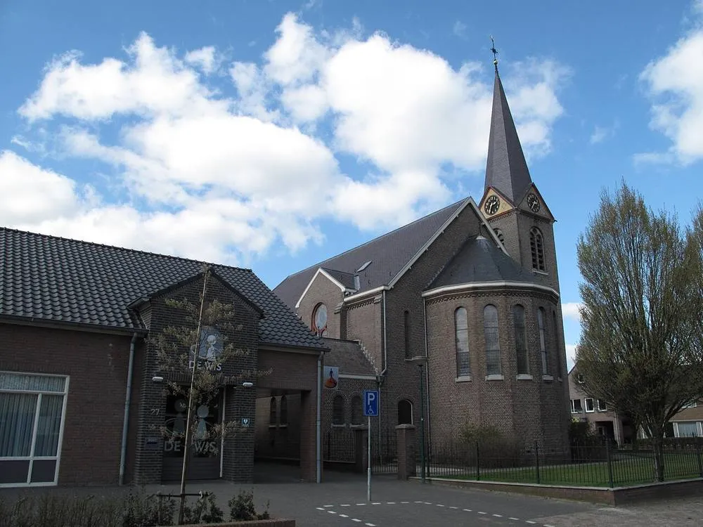 Loosbroek: Loosbroek, kerk foto3 2010-04-10 14.36